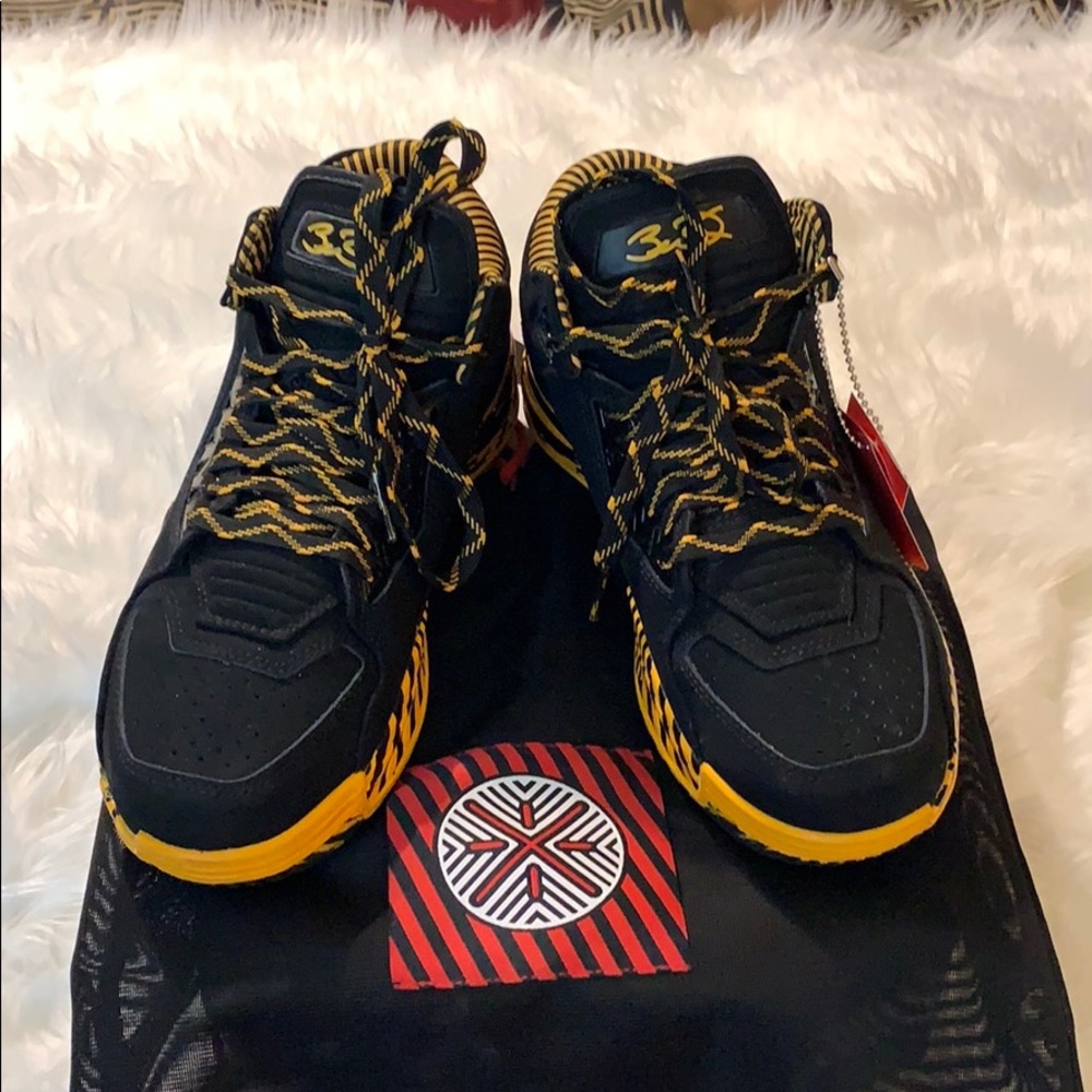 Li-ning Way Of Wade Wow 2 Caution